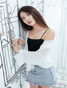 斯巴达克斯复仇第二季-美女直播玩自己的隐私